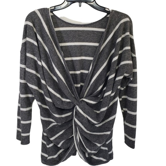 Very Soft Long Sleeve Sweater with Twist Front, Size Small but see measurements - Picture 1 of 8
